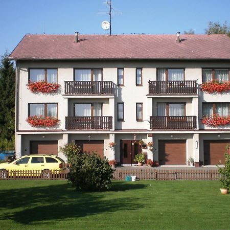 Apartman Orlik Nad Vltavou Esterno foto